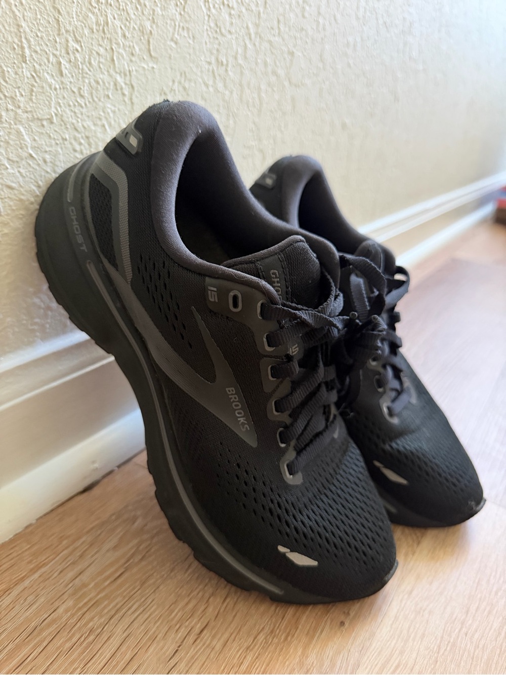 Brooks women’s Ghost 15 Running Shoes - Black